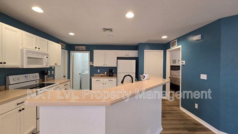 3105 Van Buren Pkwy - Photo 7 of 21