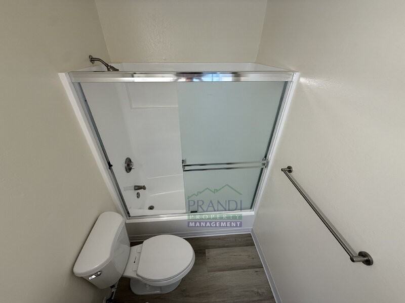 310 1st St #1 - Photo 4 of 12