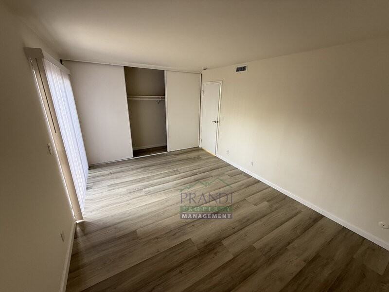 310 1st St #1 - Photo 5 of 12