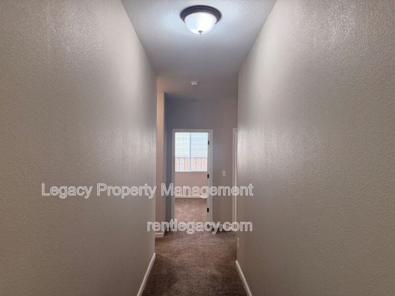 4711 Summerset Dr - Photo 7 of 26