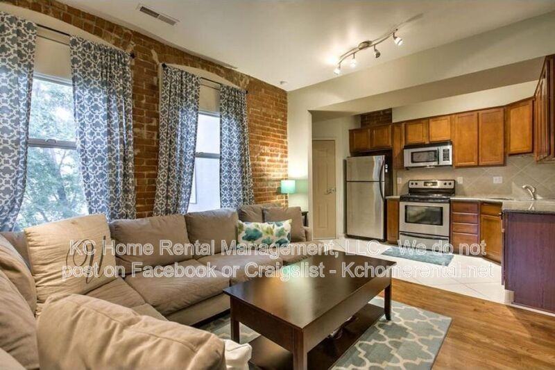 200 E 43rd St #301 - Photo 6 of 21