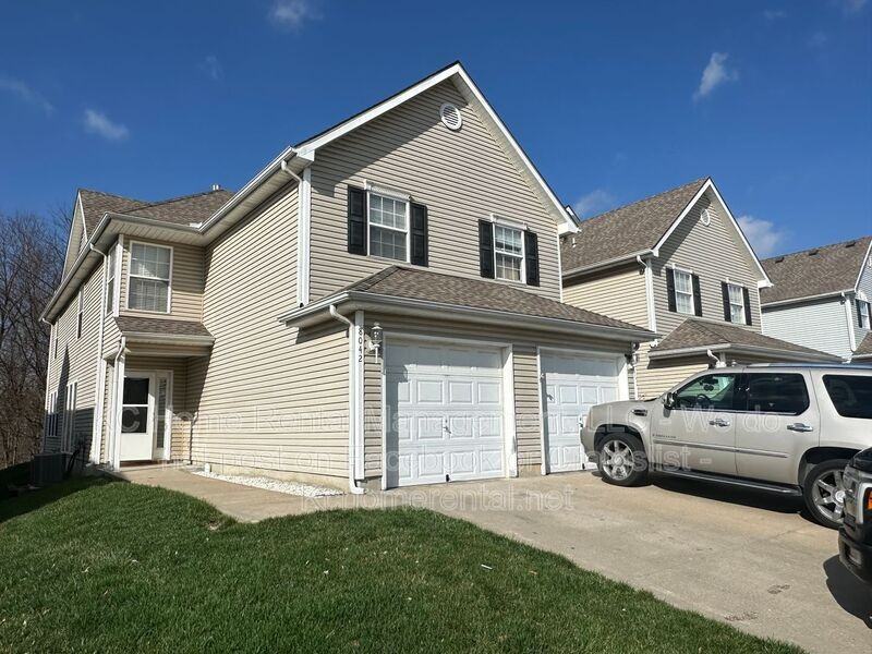 8042 N Elmwood Ave - Photo 2 of 36