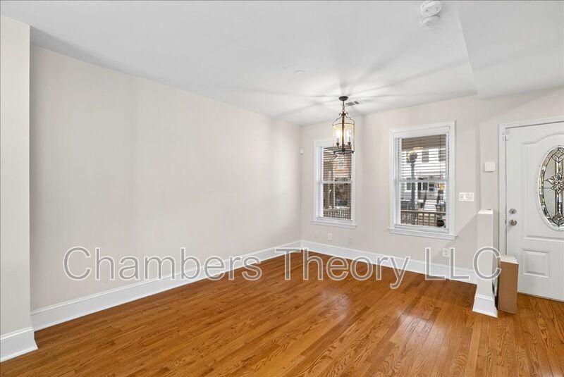 619 Orleans Pl Ne - Photo 6 of 34