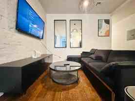 Private Bedroom in 4 Bedroom/2 Bathroom Home - Photo 1 of 1