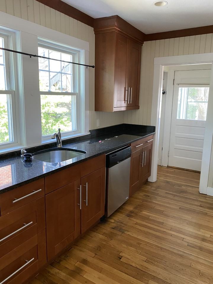 8 Winthrop St - Photo 6 of 12