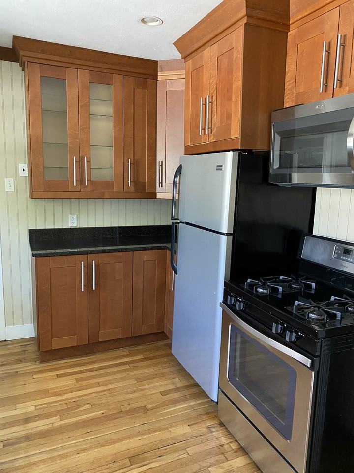 8 Winthrop St - Photo 7 of 12