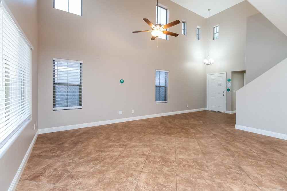 354 E Bradstock Way - Photo 5 of 17