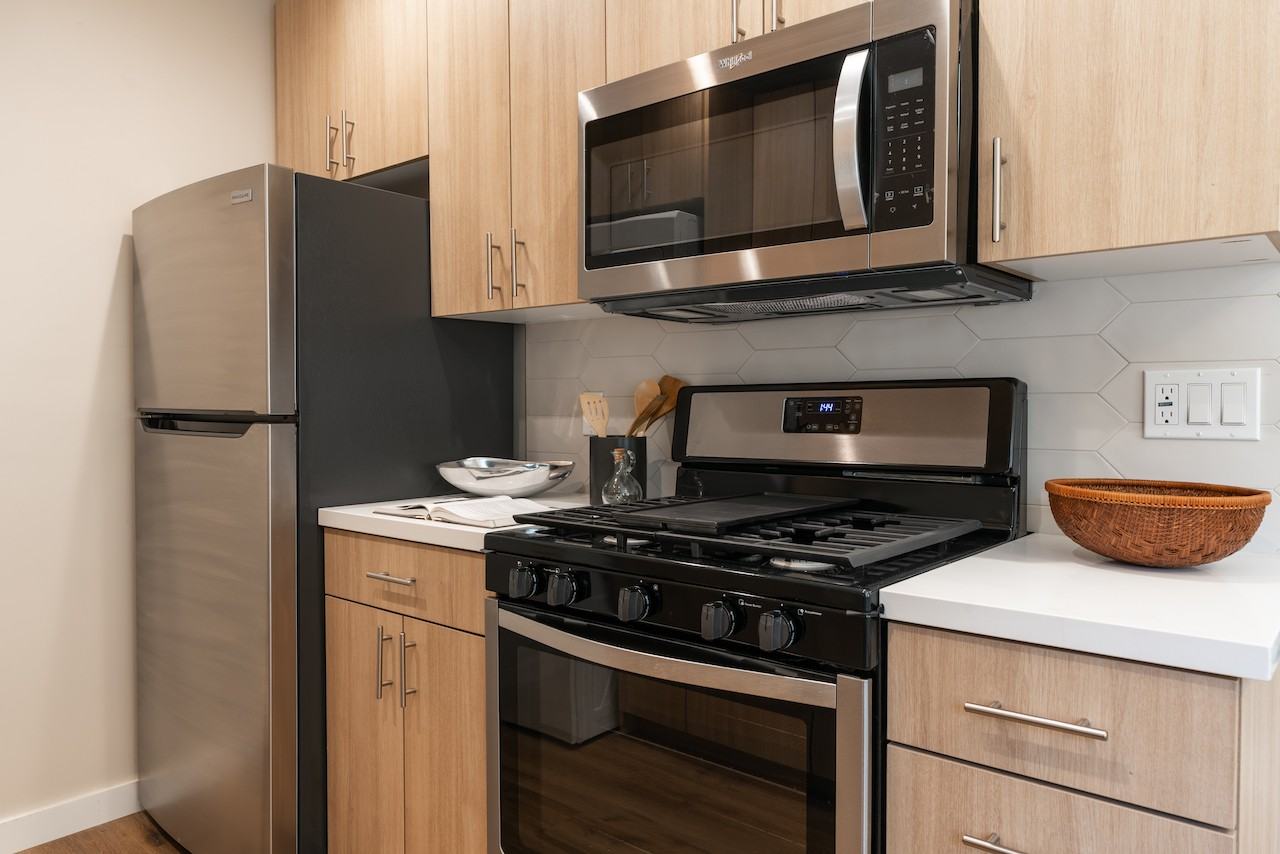 419 W Queen St #5 - Photo 5 of 13