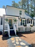 featured image of 880 N Ashe St #B