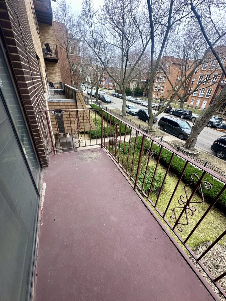 1629 W Greenleaf Ave #202 - Photo 3 of 17