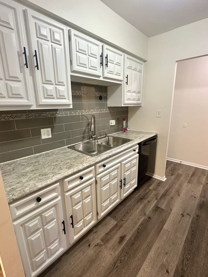 1629 W Greenleaf Ave #202 - Photo 6 of 17