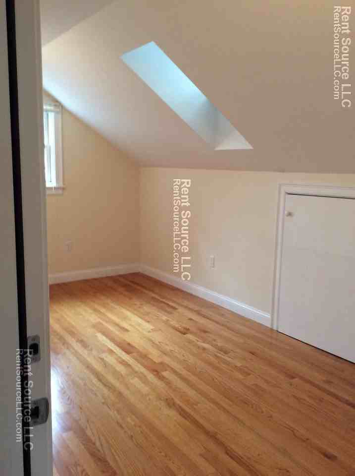 80 River St #5 - Photo 2 of 12