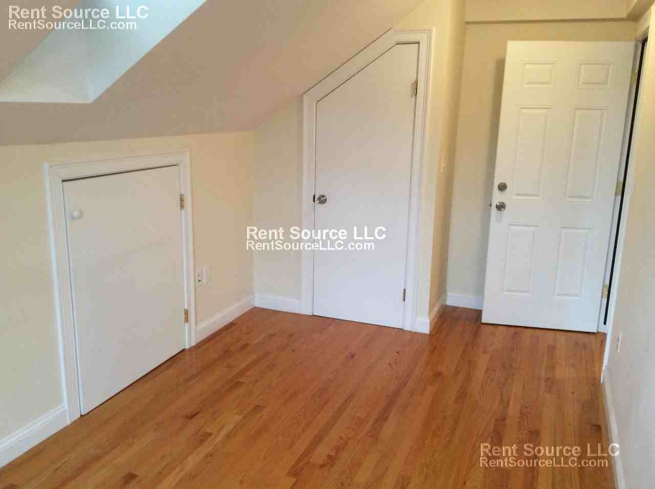 80 River St #5 - Photo 4 of 12