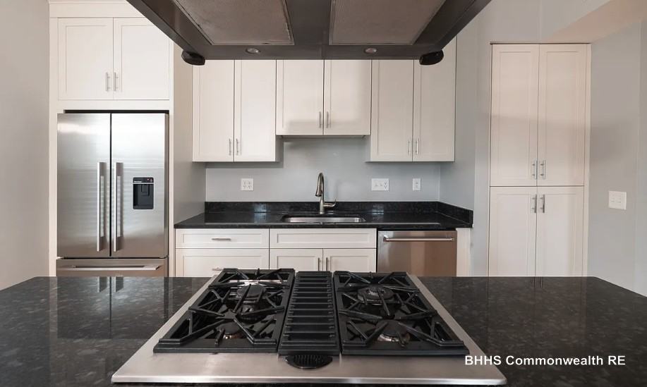 8 Rockingham St #1 - Photo 2 of 13