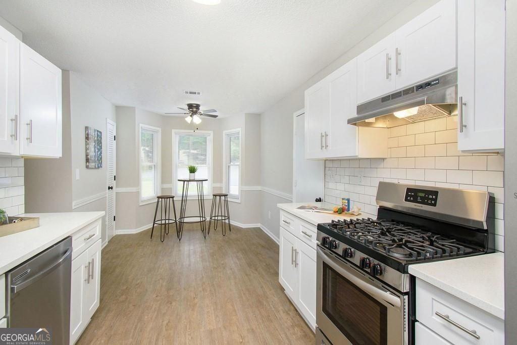 140 Crabtree Dr - Photo 6 of 25