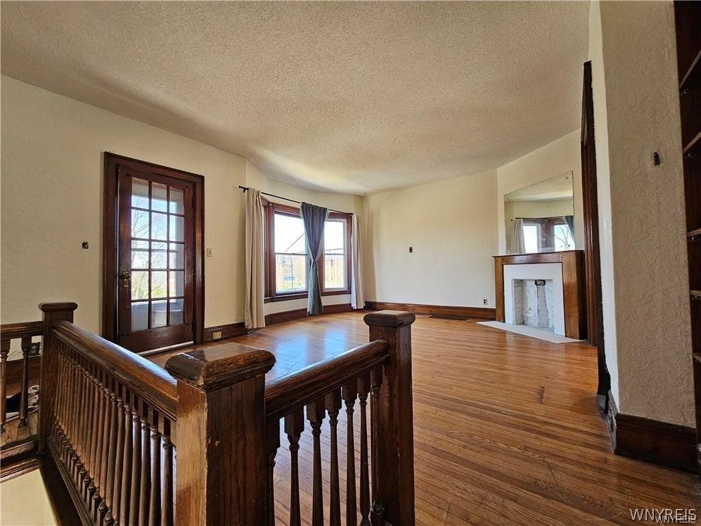 891 Richmond Ave - Photo 2 of 23