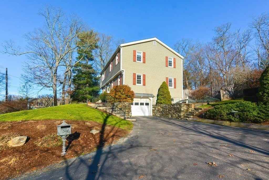 110 Oswego St - Photo 2 of 29