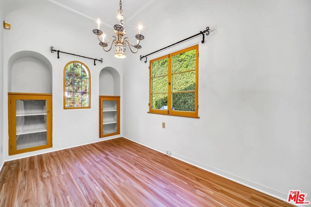 10630 Wellworth Ave - Photo 6 of 17