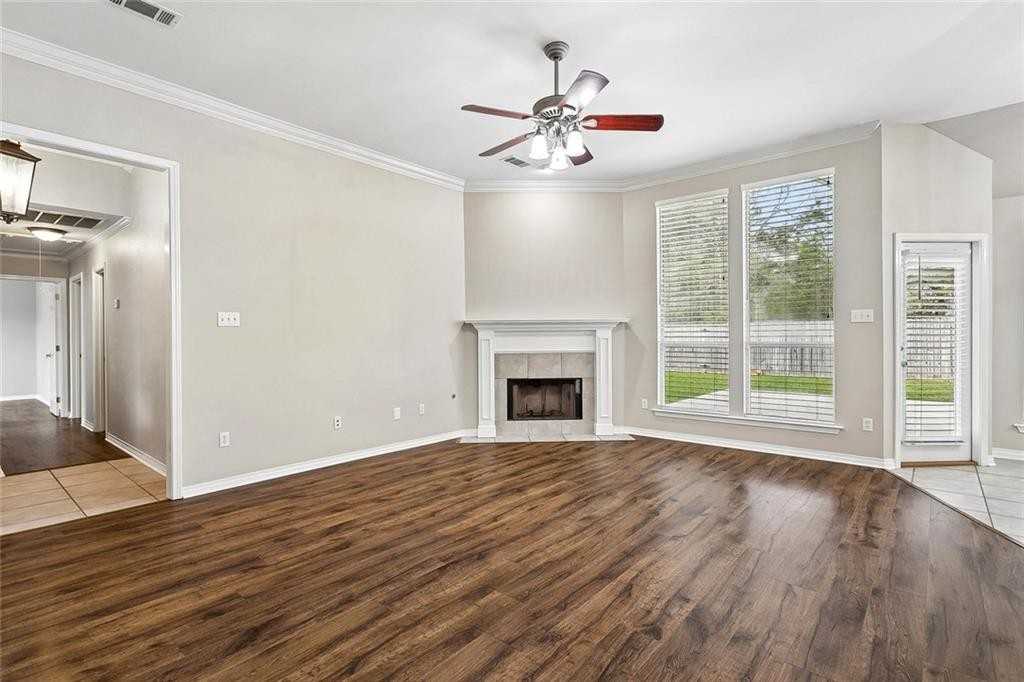 114 Lazy Creek Dr - Photo 2 of 17