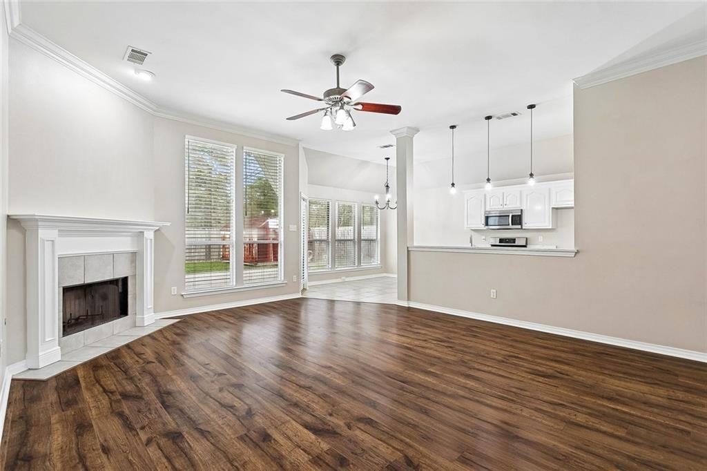 114 Lazy Creek Dr - Photo 3 of 17