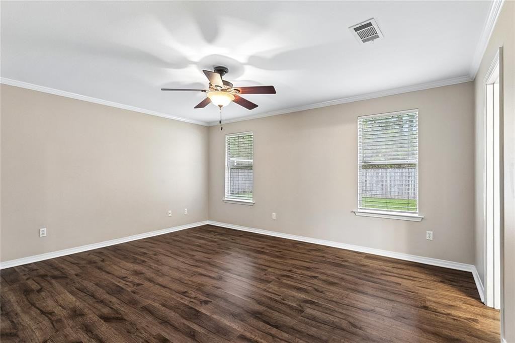 114 Lazy Creek Dr - Photo 7 of 17