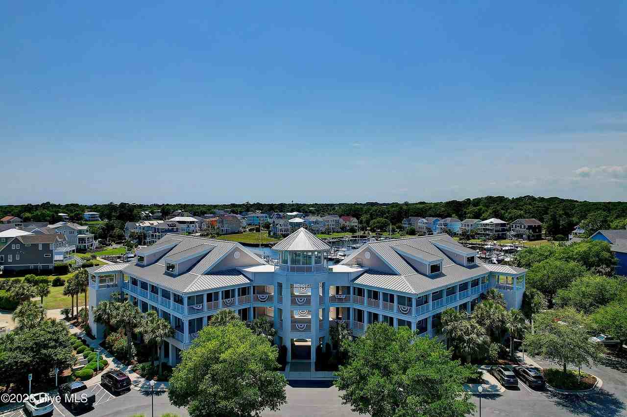 2571 Saint James Dr Se - Photo 2 of 44