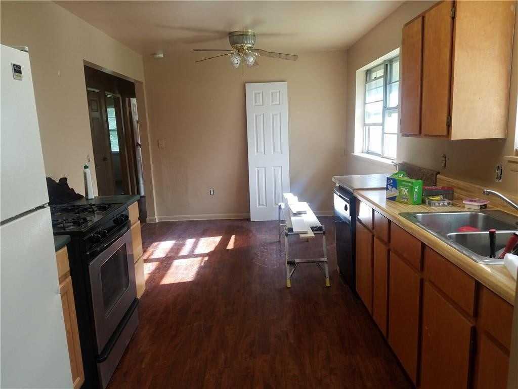 598 N 40th St - Photo 5 of 20