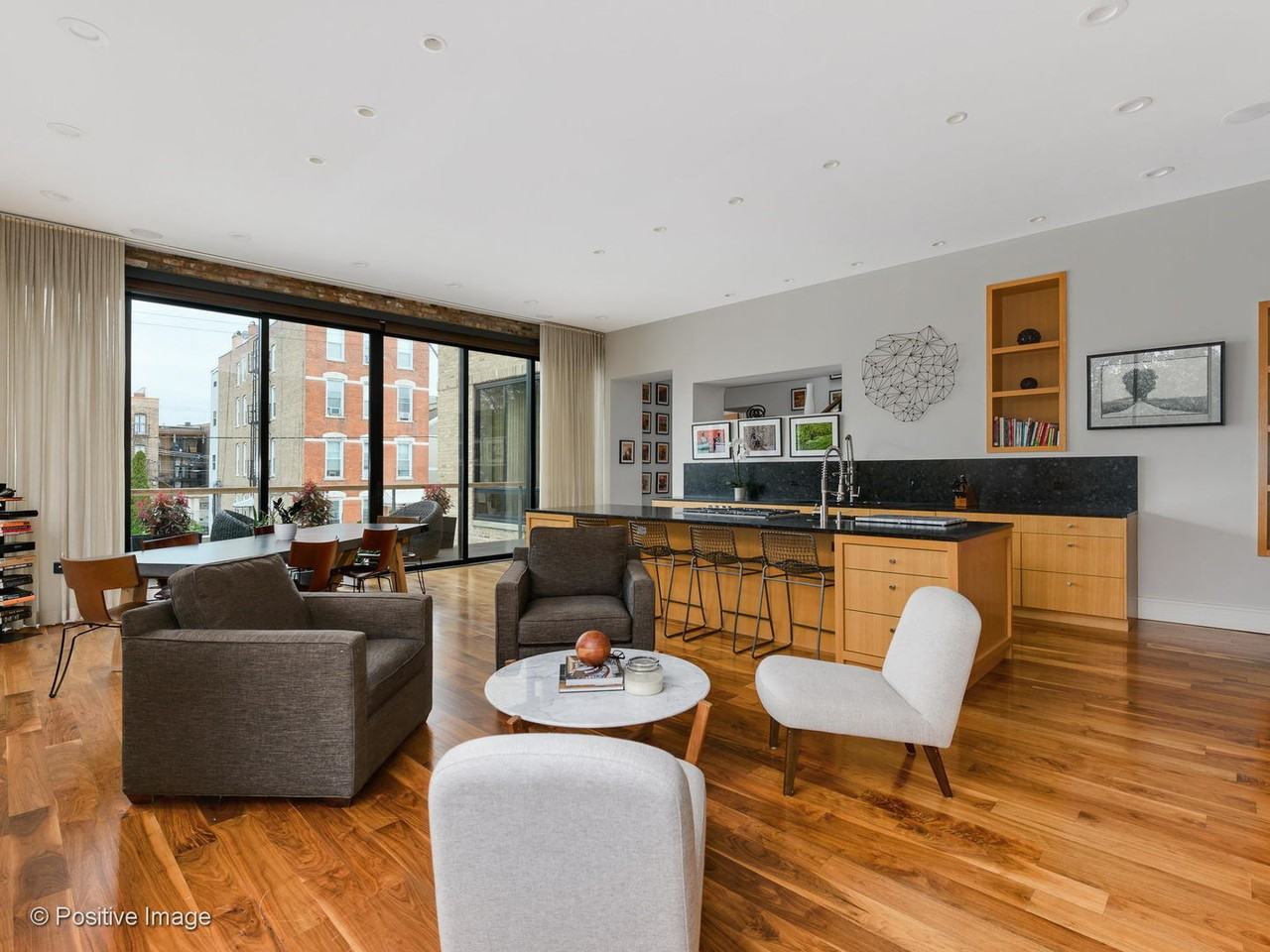 1302 W Erie St - Photo 3 of 28