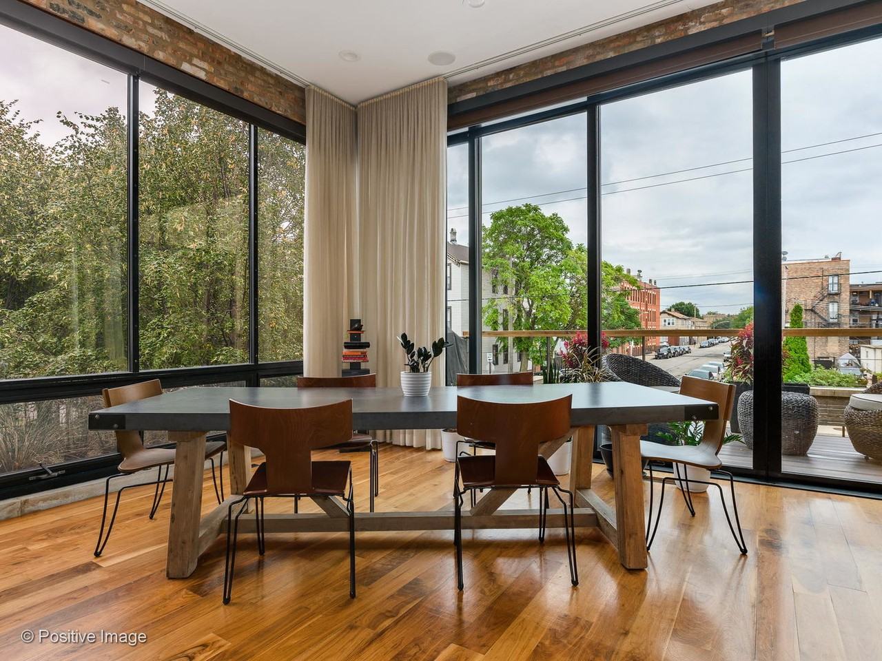 1302 W Erie St - Photo 5 of 28