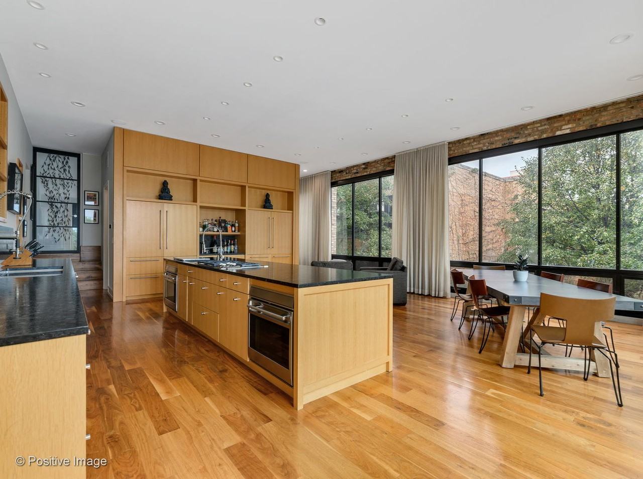 1302 W Erie St - Photo 7 of 28