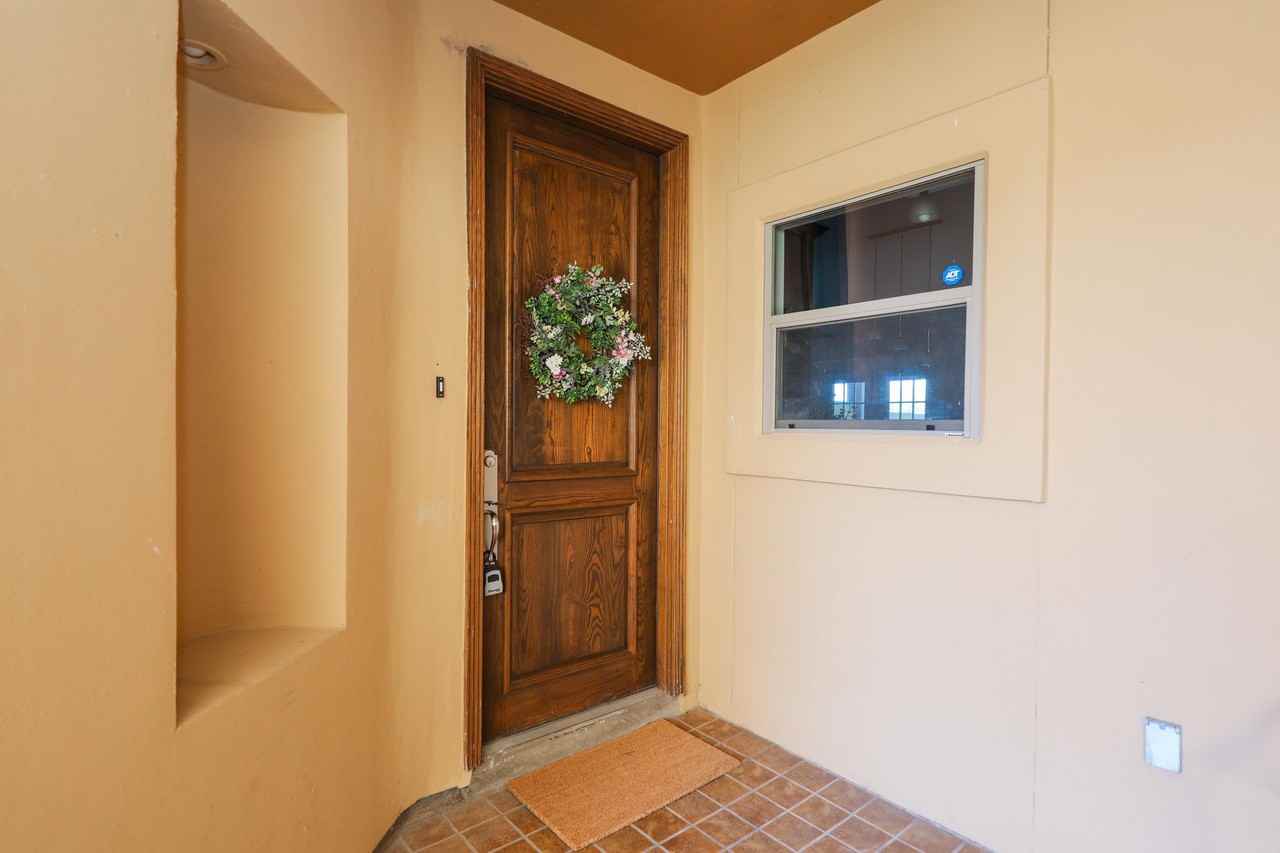 707 Saint James Dr - Photo 2 of 35