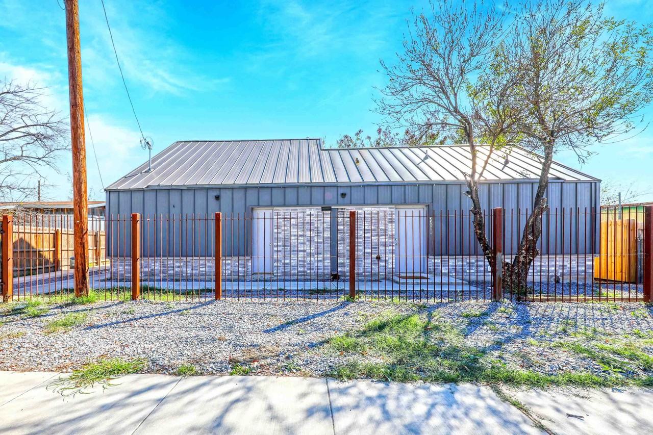 2301 Ligarde St - Photo 3 of 34