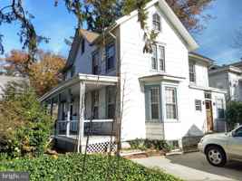 featured image of 215 Stockton St