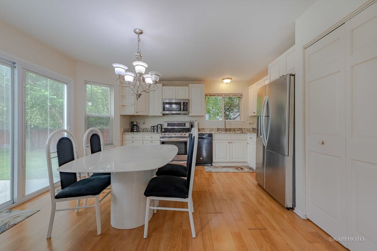 2316 Periwinkle Ct - Photo 6 of 30