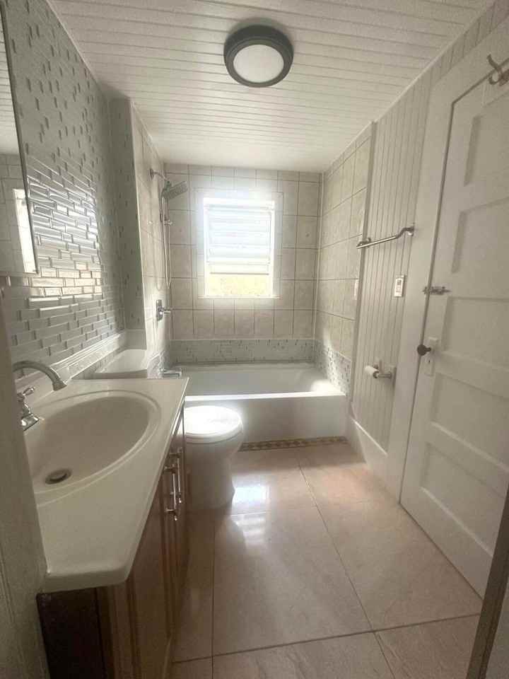 136 N 15th St ##C - Photo 7 of 9