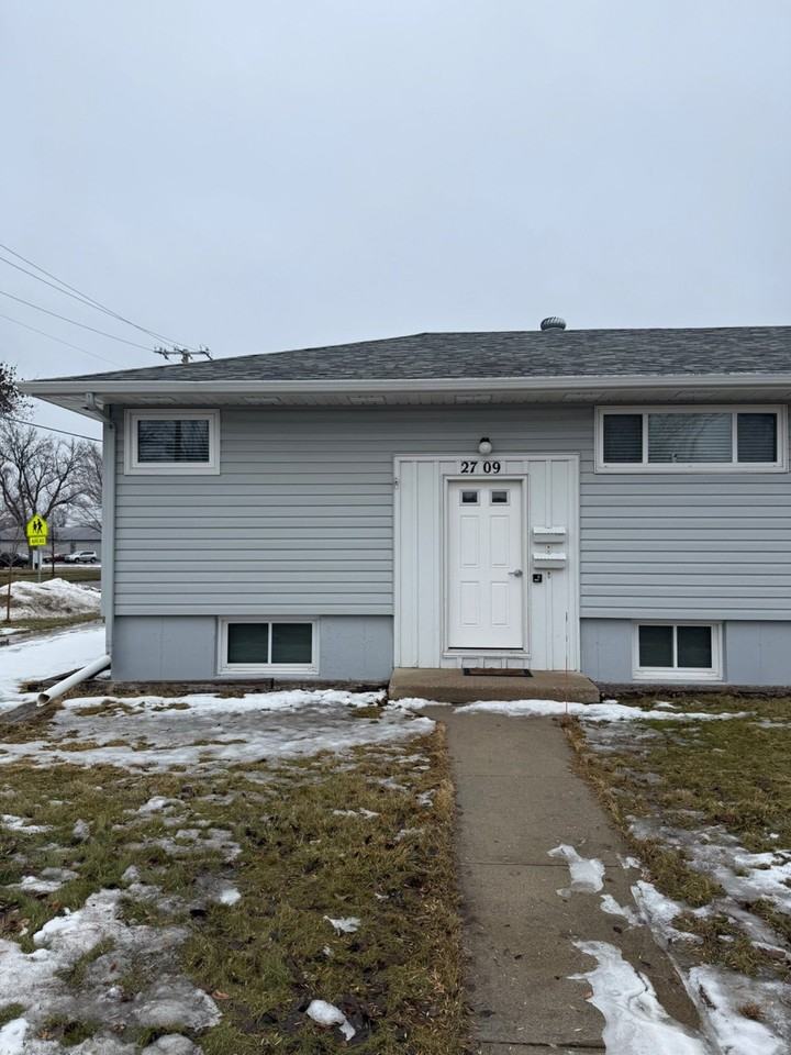 2707 9th St N #2709-1 - Photo 3 of 17