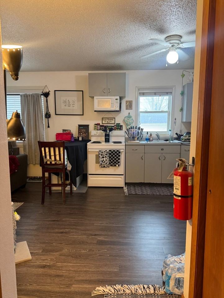 2707 9th St N #2709-1 - Photo 4 of 17