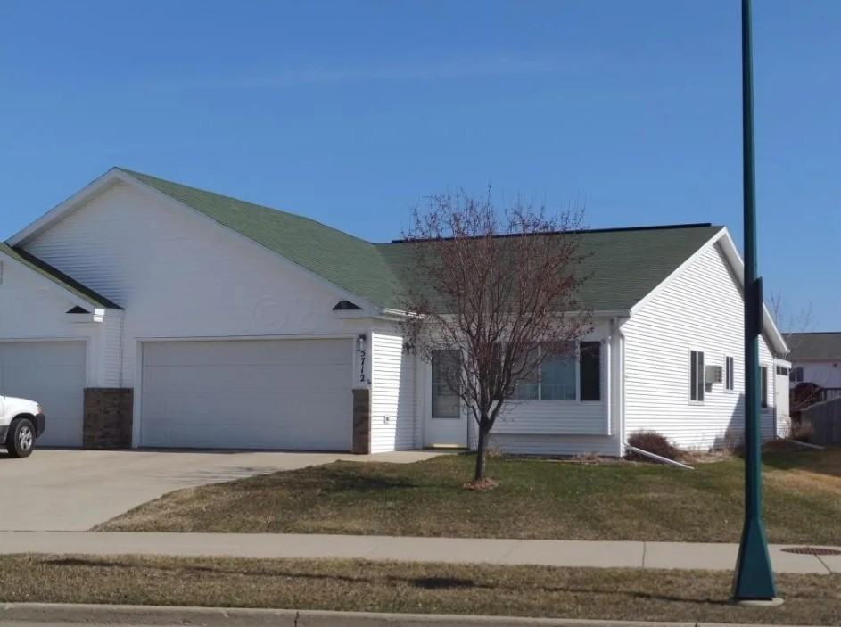 5712 Bishops Blvd S - Photo 3 of 20