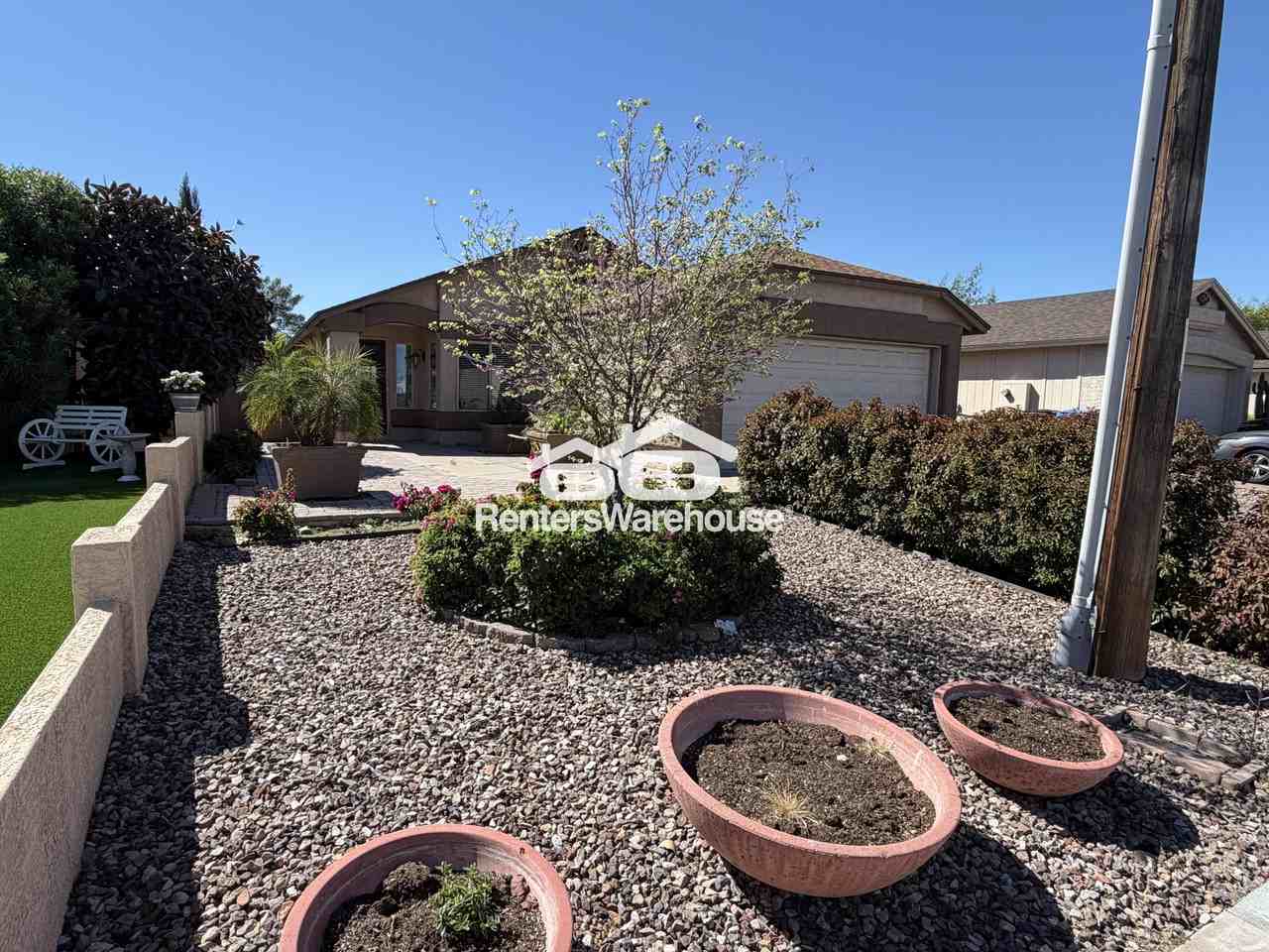 2023 E Paradise Ln - Photo 4 of 29