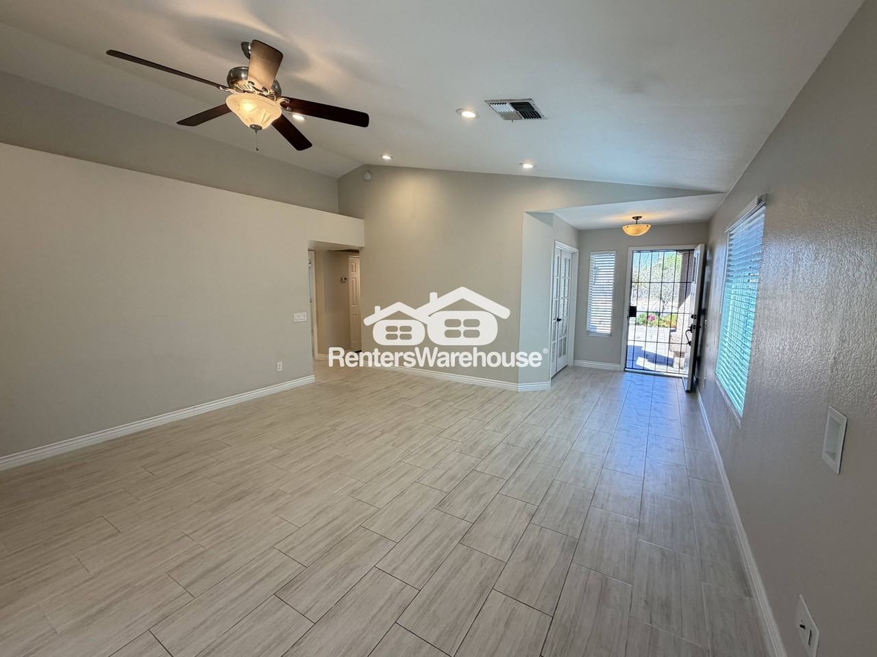 2023 E Paradise Ln - Photo 7 of 29