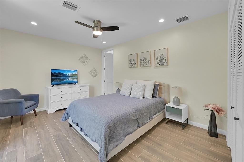 640 Ne 17th Way - Photo 2 of 25