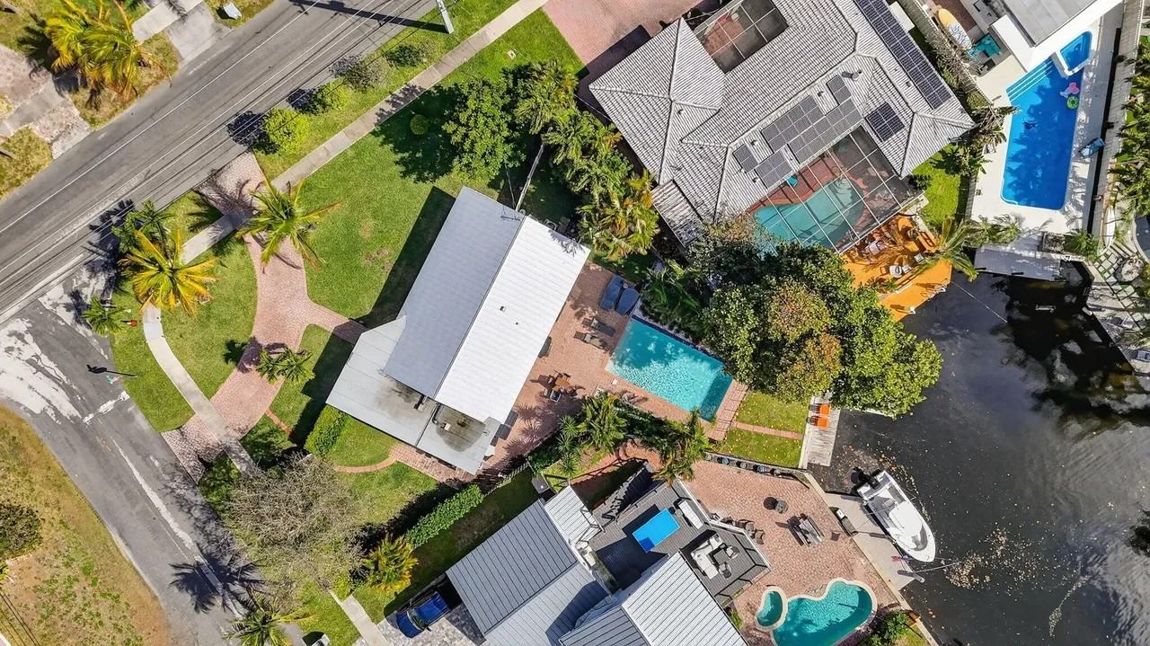 400 Se 5th Ct - Photo 3 of 40