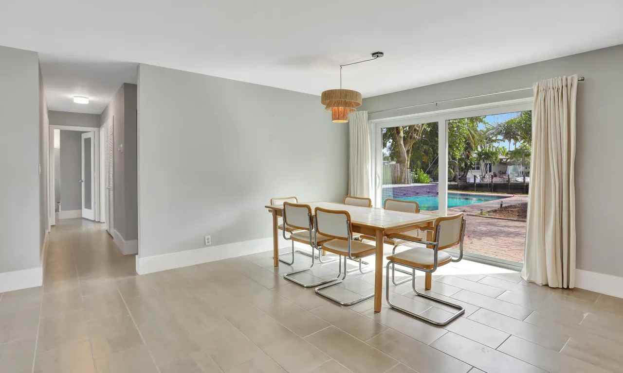 400 Se 5th Ct - Photo 4 of 40