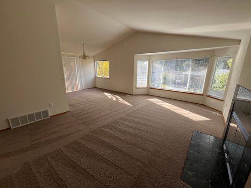 11526 30th Ave Ne - Photo 3 of 18