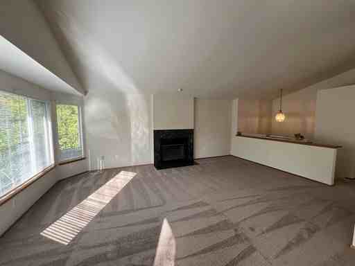 11526 30th Ave Ne - Photo 4 of 18