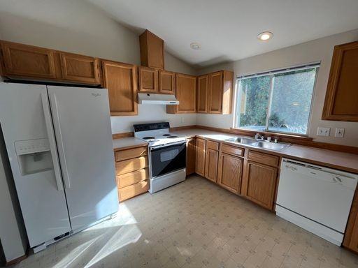 11526 30th Ave Ne - Photo 6 of 18