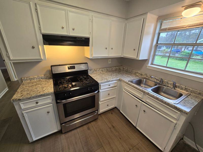 9220 Ricky Ln - Photo 5 of 15