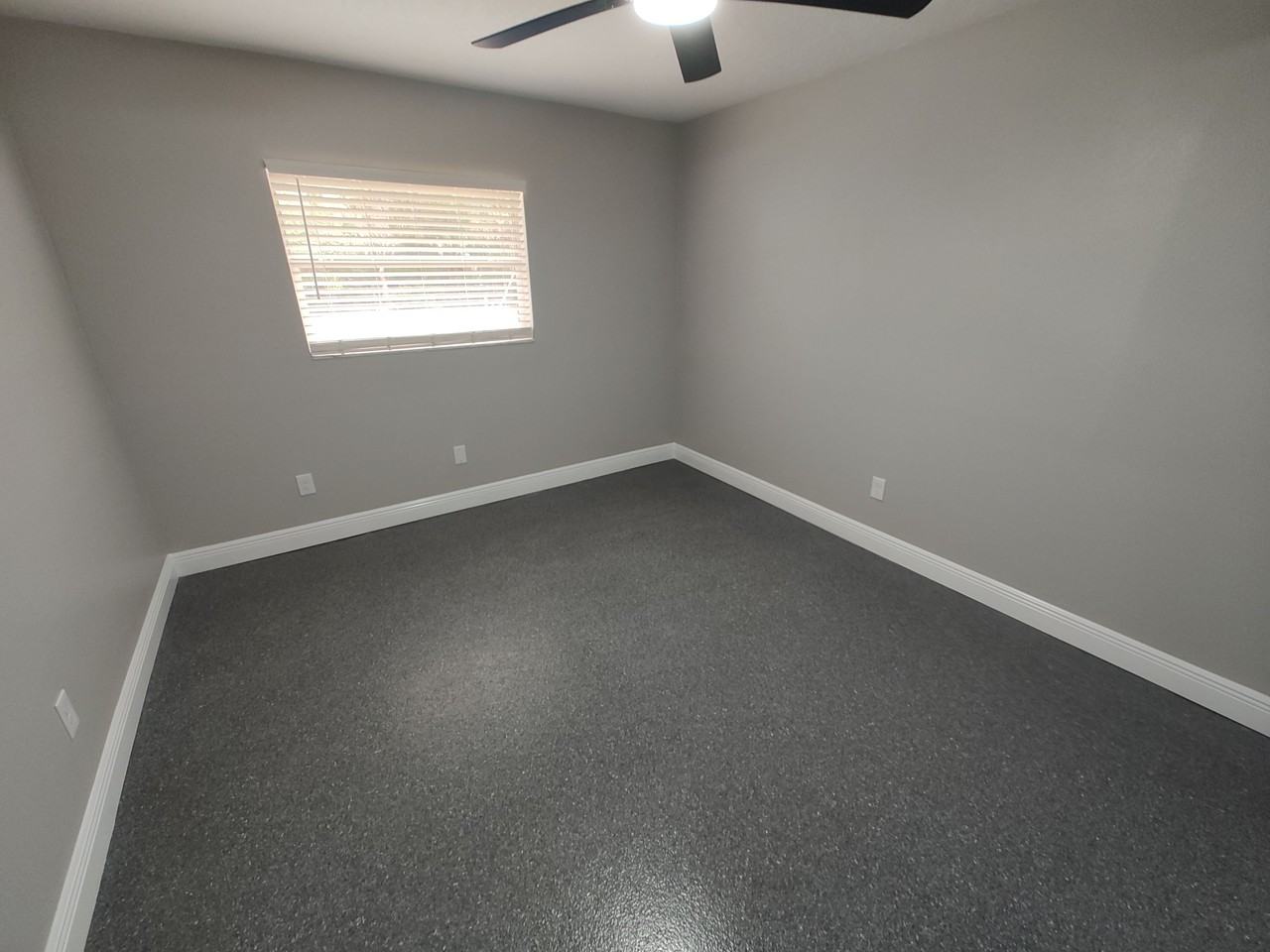 1328 Ne 5th Ave - Photo 2 of 14