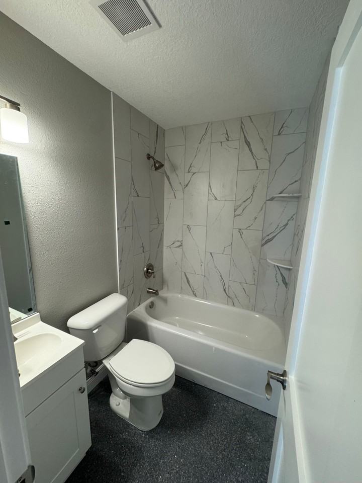 1328 Ne 5th Ave - Photo 7 of 14