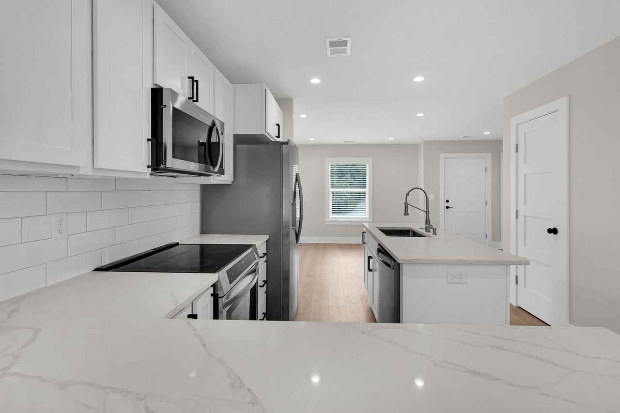 1752 Skinner Ave - Photo 6 of 39